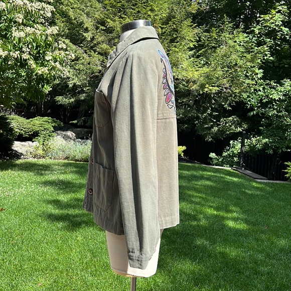 Hunter green denim embroidered jacket by Leo & Sage. Size medium - Picture 4 of 6